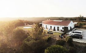 Russo Surf Resort - Vale Figueiras
